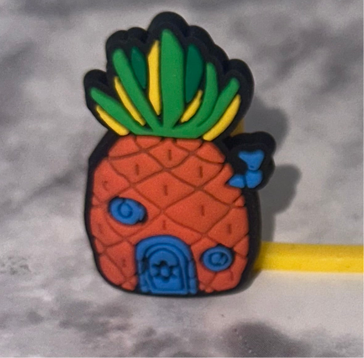 Pineapple Straw Topper