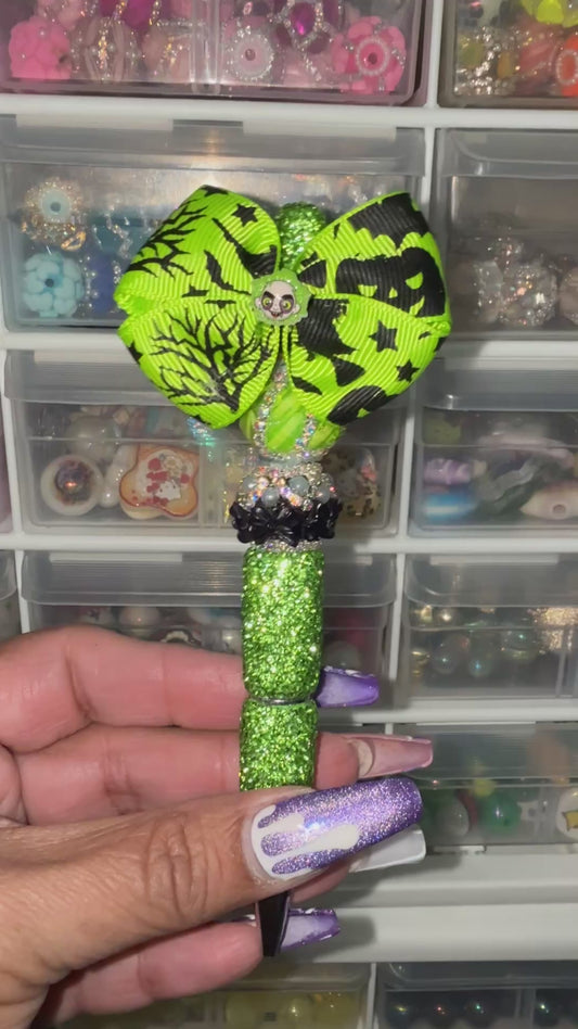 Green Halloween Bow Pen